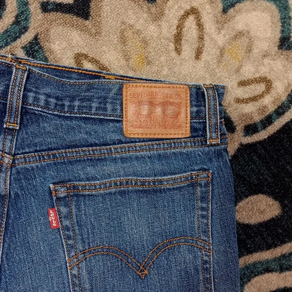 Levi's white oak cone denim high rise denim shorts womens sz 31 - Picture 4 of 10